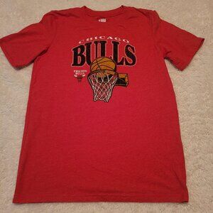 Boy's Chicago Bulls tee, size 14